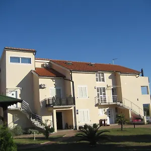 villa-drei-palmen.hotelinzadar.com/